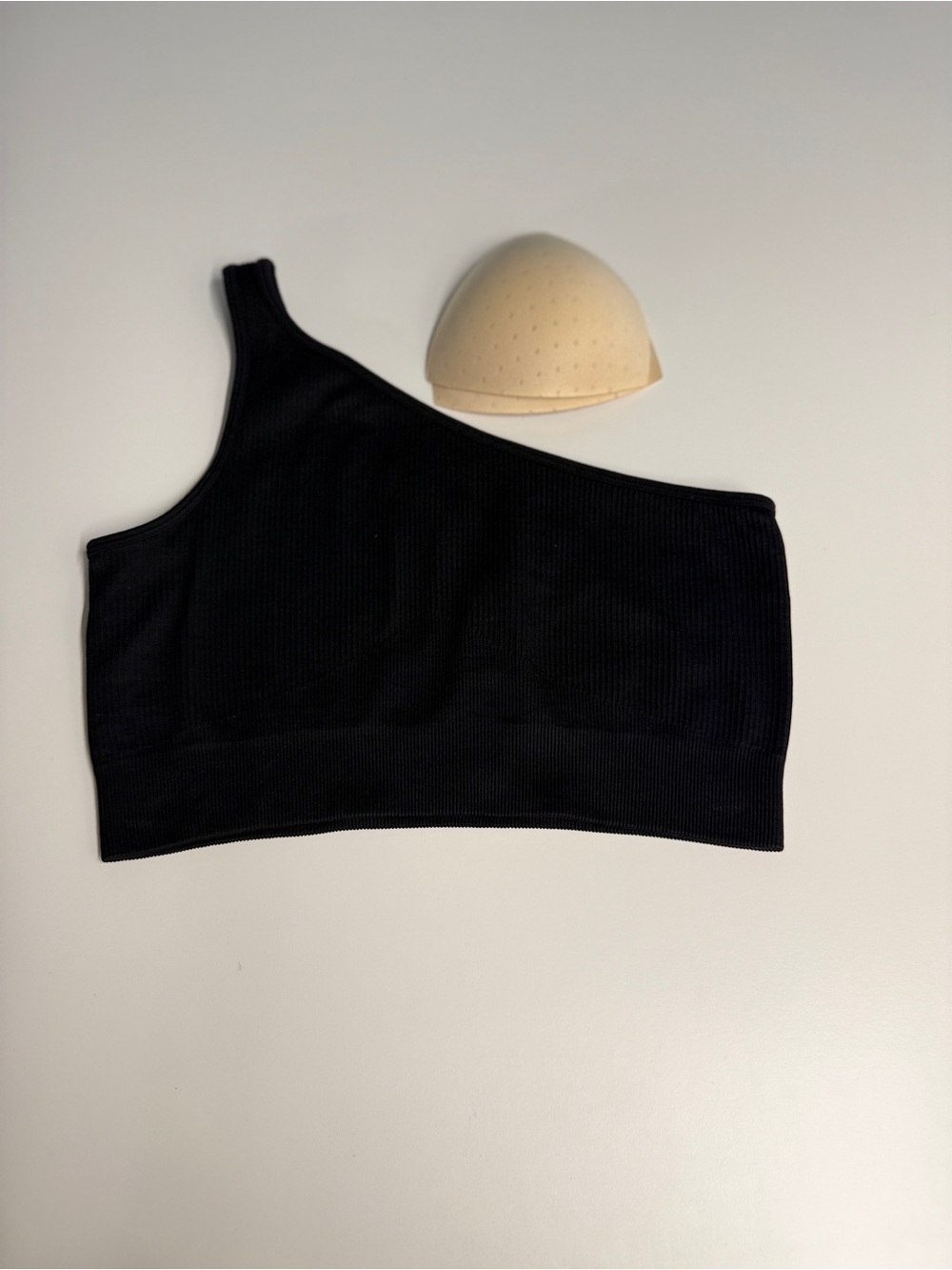 Women's Black One-Shoulder Seamless Crop Top with Removable Padding